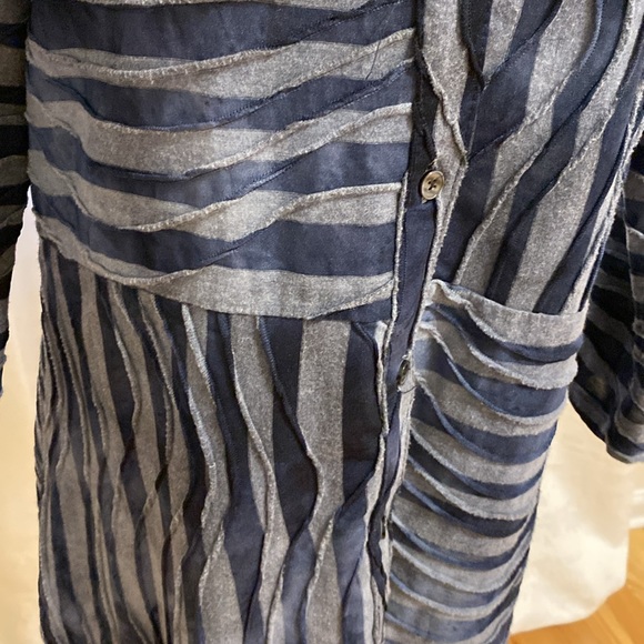 Beautiful tunic - Picture 2 of 8